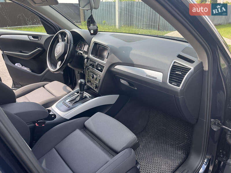 Внедорожник / Кроссовер Audi Q5 2010 в Корсуне-Шевченковском