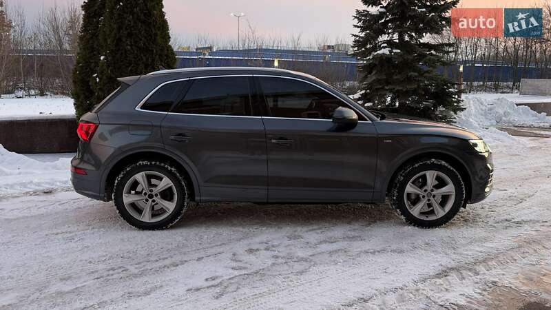 Позашляховик / Кросовер Audi Q5 2017 в Києві