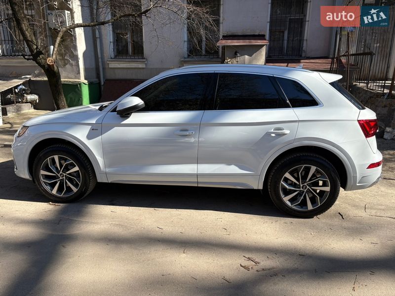 Внедорожник / Кроссовер Audi Q5 2023 в Киеве