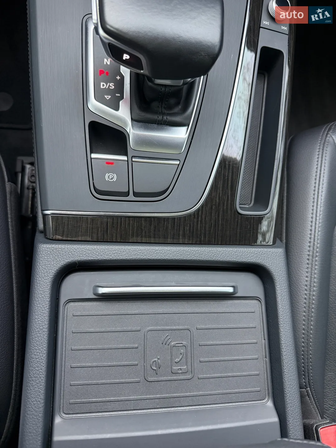Audi Q5 2018 VIN WA1BNAFY7K2020096 фото оголошення 12 з 15