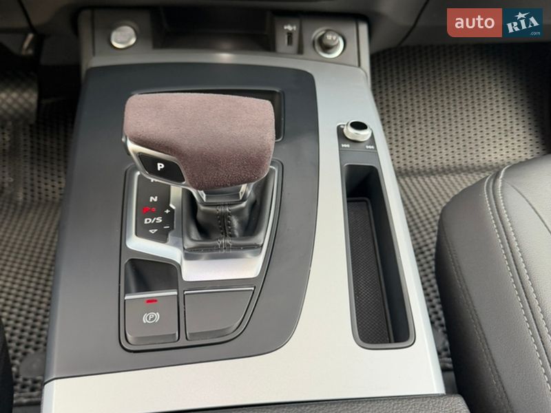 Внедорожник / Кроссовер Audi Q5 2020 в Ивано-Франковске