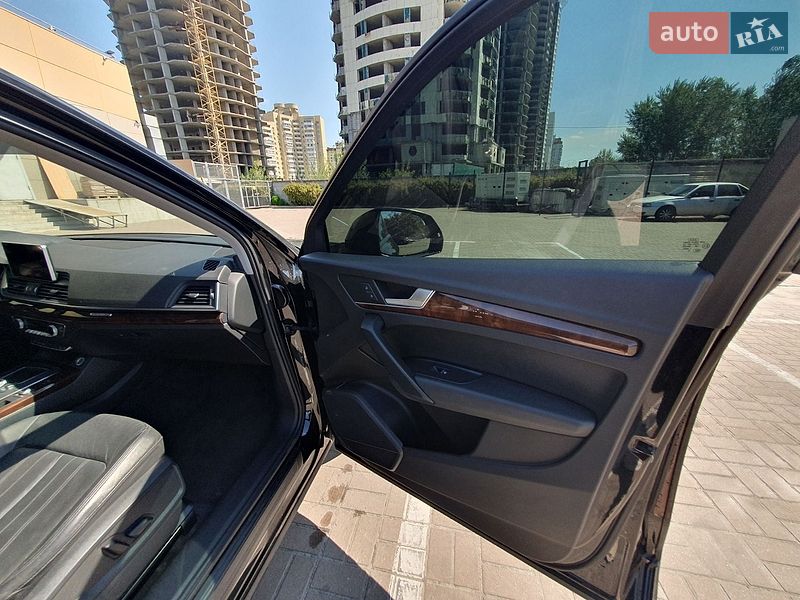 Внедорожник / Кроссовер Audi Q5 2018 в Киеве