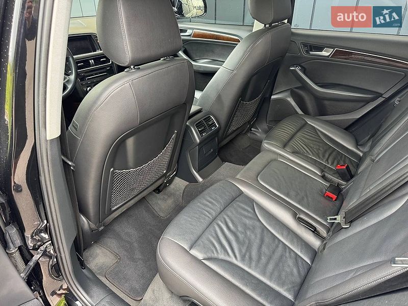 Позашляховик / Кросовер Audi Q5 2015 в Рівному