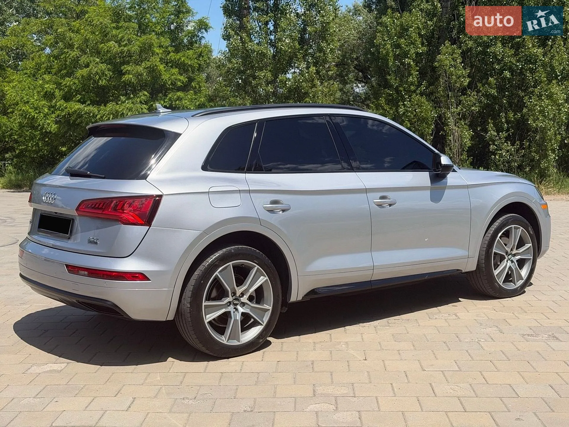 Audi Q5 2018 VIN WA1BNAFY7K2020096 фото оголошення 3 з 15