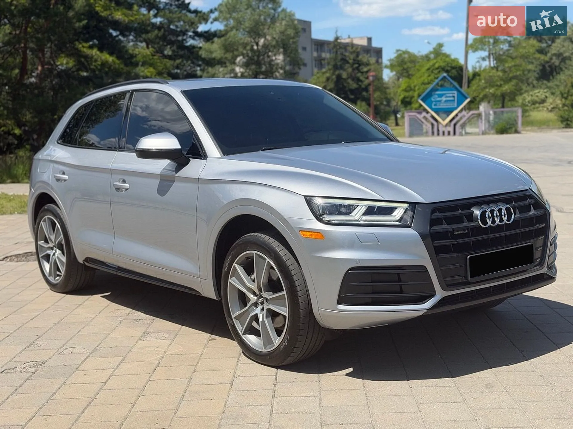 Audi Q5 2018 VIN WA1BNAFY7K2020096 фото оголошення 4 з 15