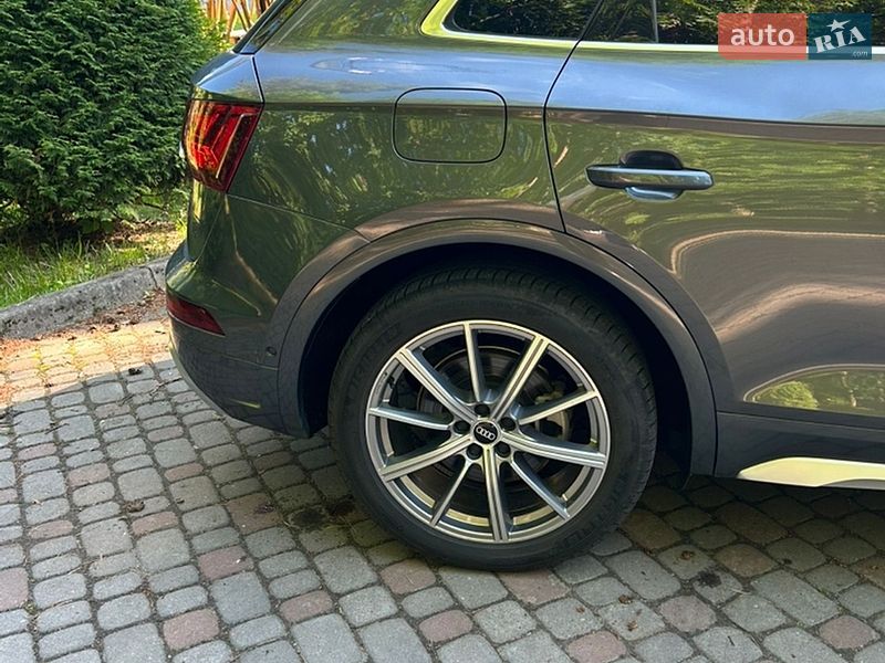 Внедорожник / Кроссовер Audi Q5 2021 в Львове
