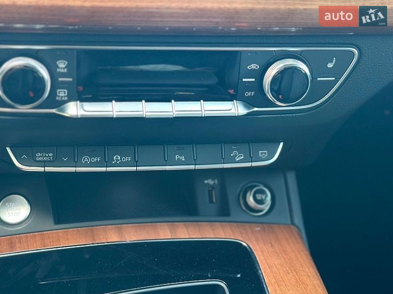 Позашляховик / Кросовер Audi Q5 2020 в Львові