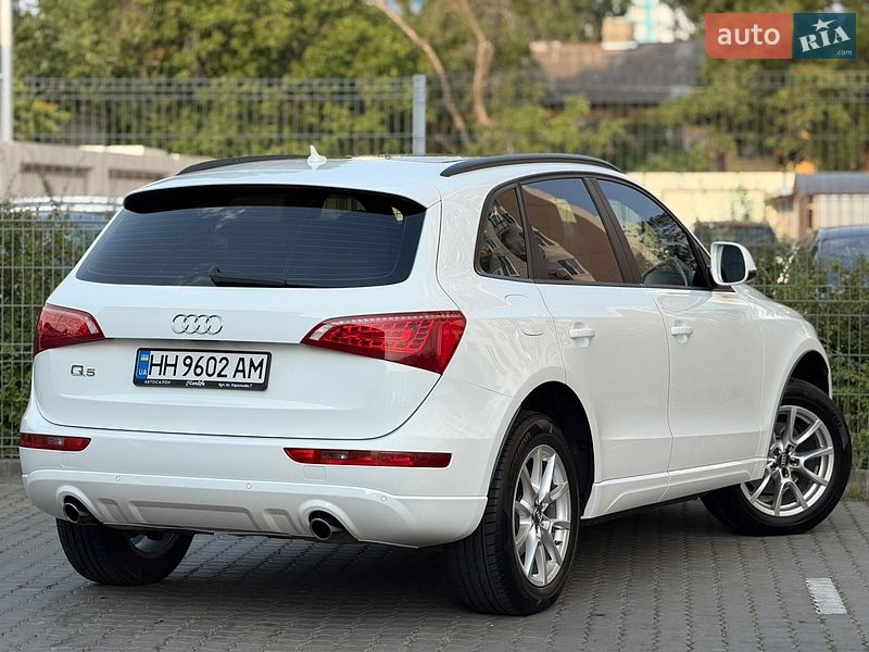 Позашляховик / Кросовер Audi Q5 2011 в Одесі