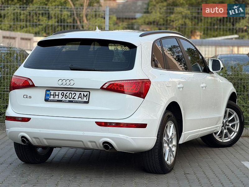 Позашляховик / Кросовер Audi Q5 2011 в Одесі