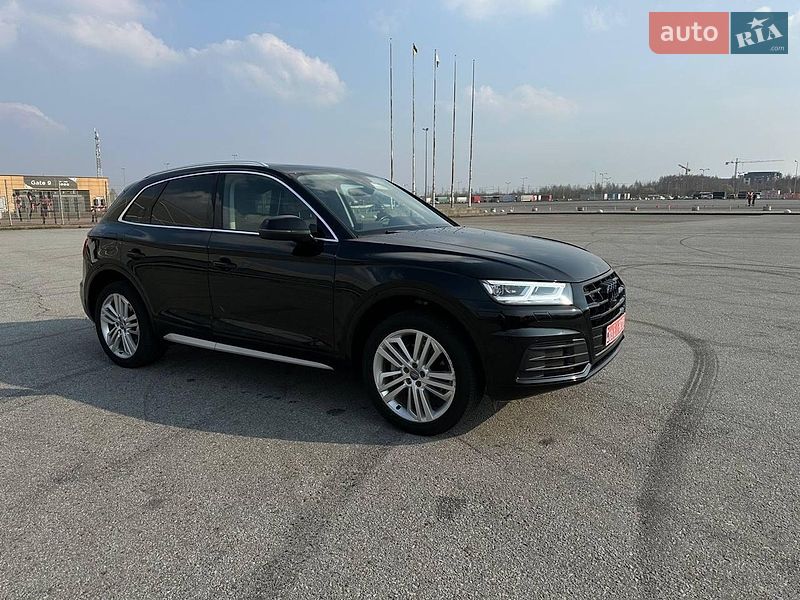 Внедорожник / Кроссовер Audi Q5 2017 в Ровно