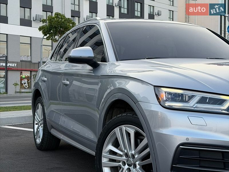 Внедорожник / Кроссовер Audi Q5 2018 в Ровно
