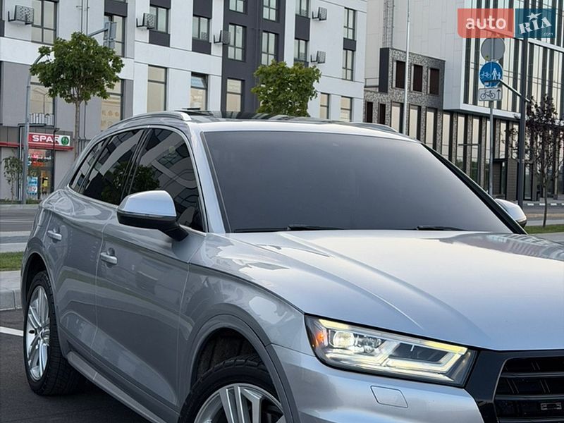 Внедорожник / Кроссовер Audi Q5 2018 в Ровно