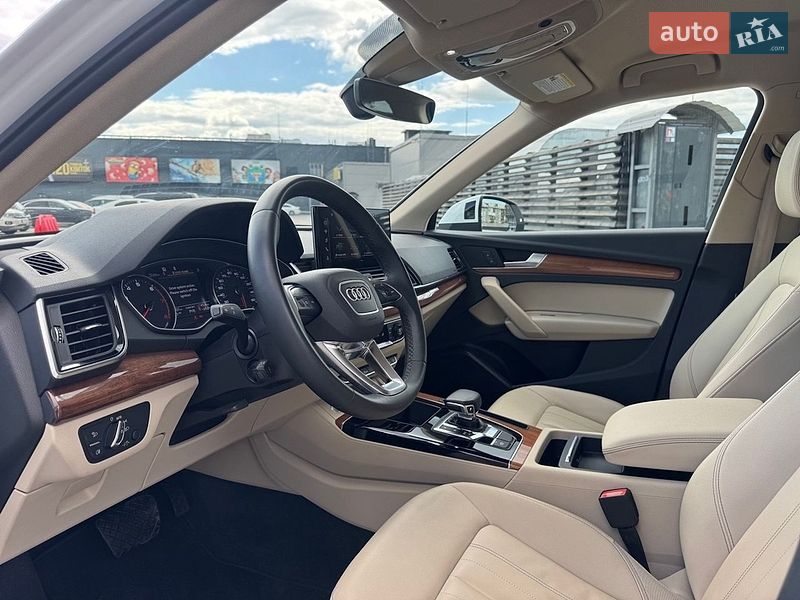 Внедорожник / Кроссовер Audi Q5 2020 в Киеве