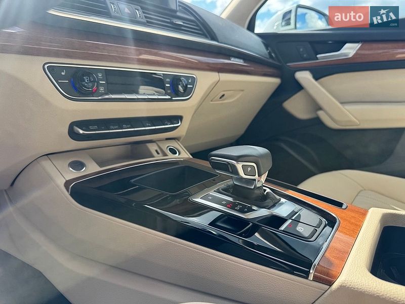 Внедорожник / Кроссовер Audi Q5 2020 в Киеве