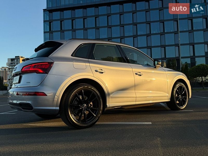 Внедорожник / Кроссовер Audi Q5 2019 в Киеве
