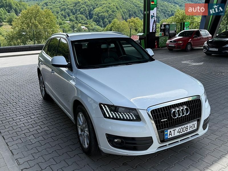 Внедорожник / Кроссовер Audi Q5 2011 в Яремче