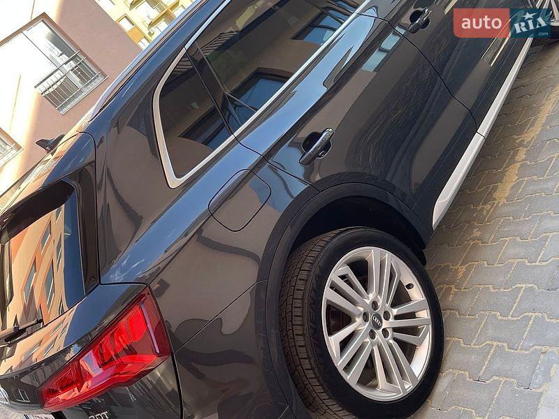 Позашляховик / Кросовер Audi Q5 2018 в Чернівцях