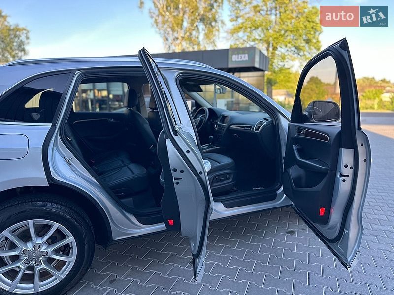 Внедорожник / Кроссовер Audi Q5 2010 в Владимире