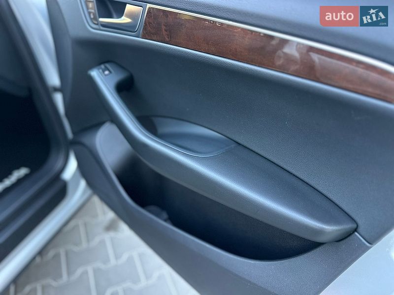 Внедорожник / Кроссовер Audi Q5 2010 в Владимире