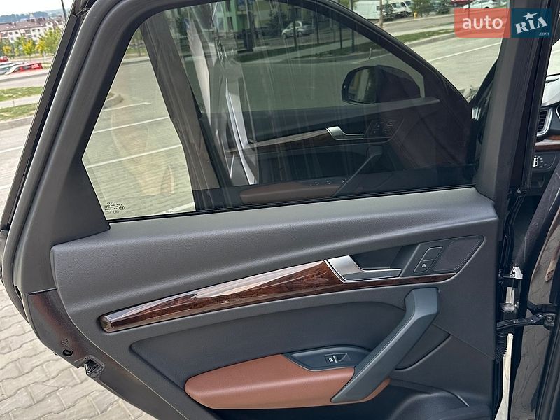 Внедорожник / Кроссовер Audi Q5 2017 в Ровно
