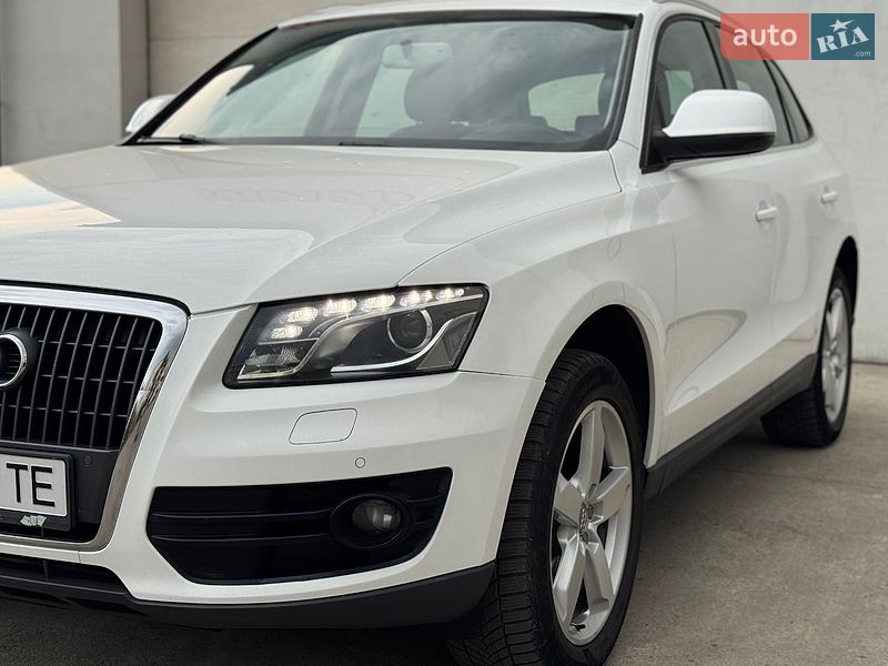 Позашляховик / Кросовер Audi Q5 2010 в Сарнах