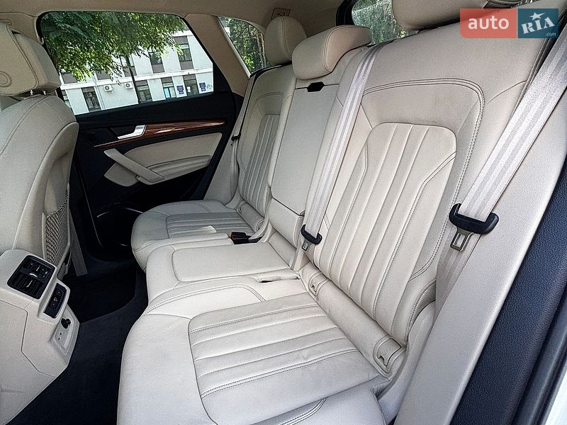 Внедорожник / Кроссовер Audi Q5 2021 в Белогородке