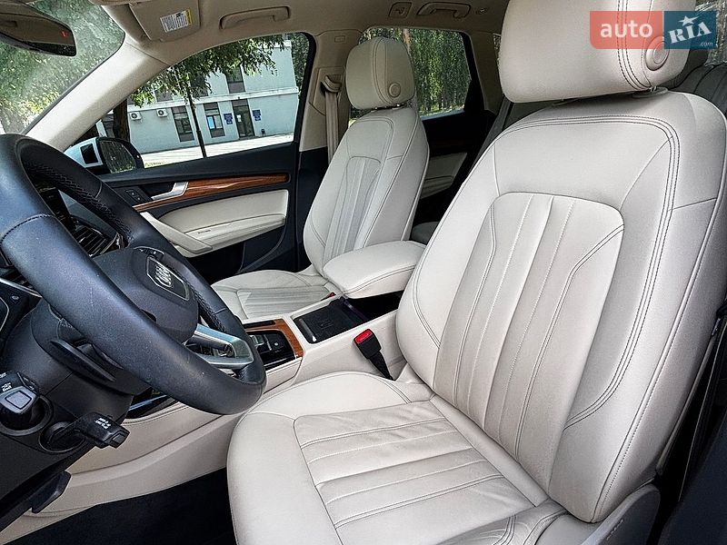 Внедорожник / Кроссовер Audi Q5 2021 в Белогородке