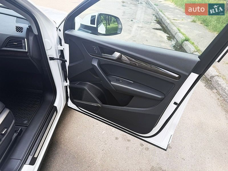 Внедорожник / Кроссовер Audi Q5 2018 в Одессе