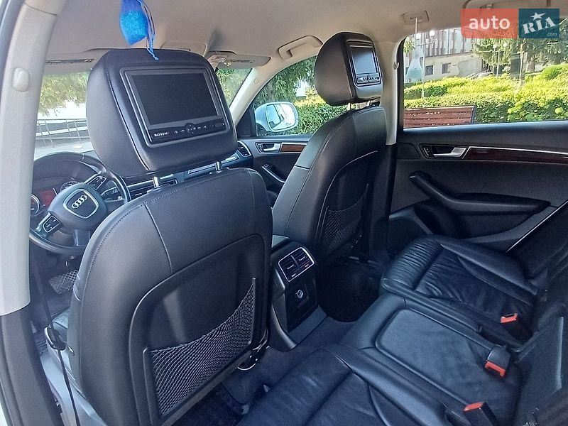 Позашляховик / Кросовер Audi Q5 2010 в Полонному