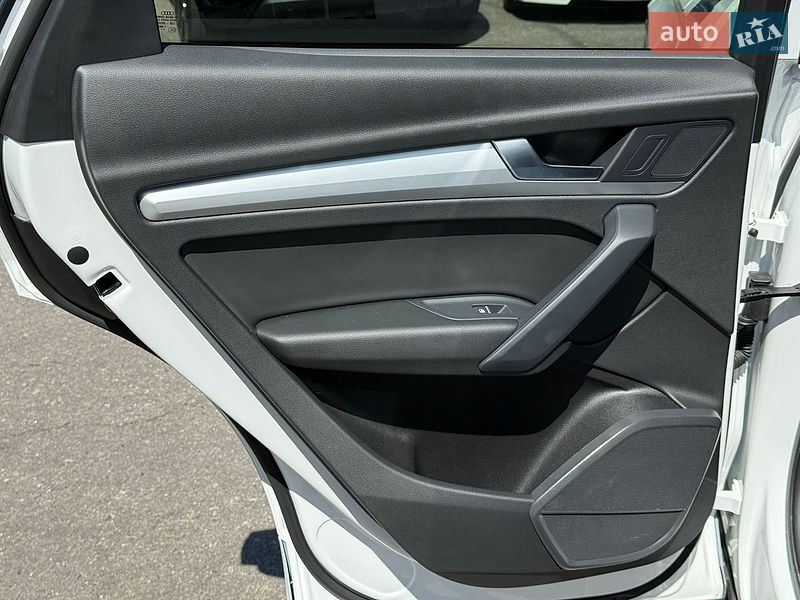 Внедорожник / Кроссовер Audi Q5 2021 в Харькове