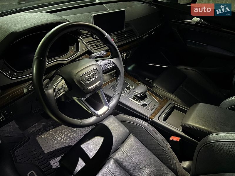 Внедорожник / Кроссовер Audi Q5 2018 в Киеве