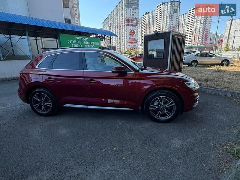 Позашляховик / Кросовер Audi Q5 2017 в Києві