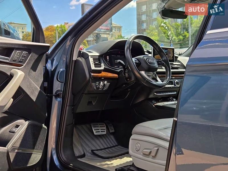 Внедорожник / Кроссовер Audi Q5 2018 в Киеве