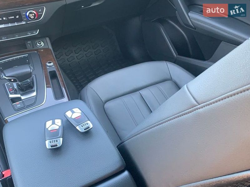 Внедорожник / Кроссовер Audi Q5 2020 в Стрые
