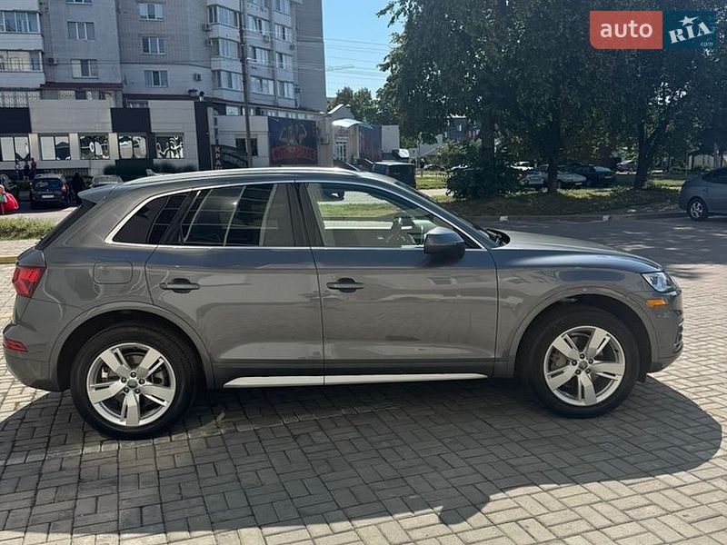 Позашляховик / Кросовер Audi Q5 2018 в Черкасах фото 3 Позашляховик / Кросовер Audi Q5 2018 в Черкасах