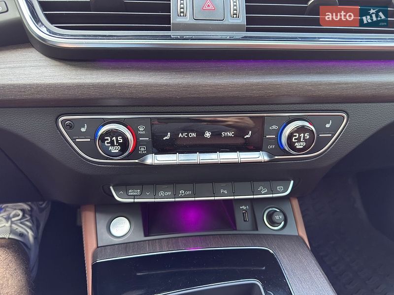 Позашляховик / Кросовер Audi Q5 2021 в Вінниці