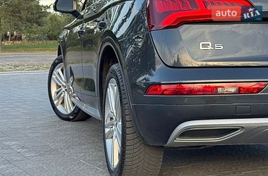 Позашляховик / Кросовер Audi Q5 2018 в Львові
