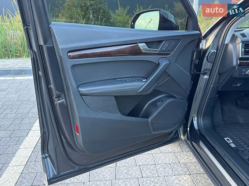 Позашляховик / Кросовер Audi Q5 2018 в Львові
