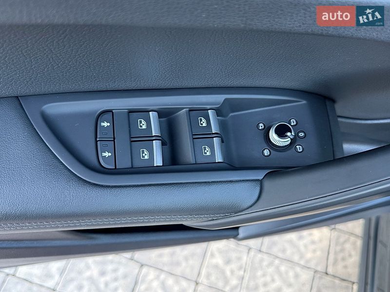 Позашляховик / Кросовер Audi Q5 2018 в Львові
