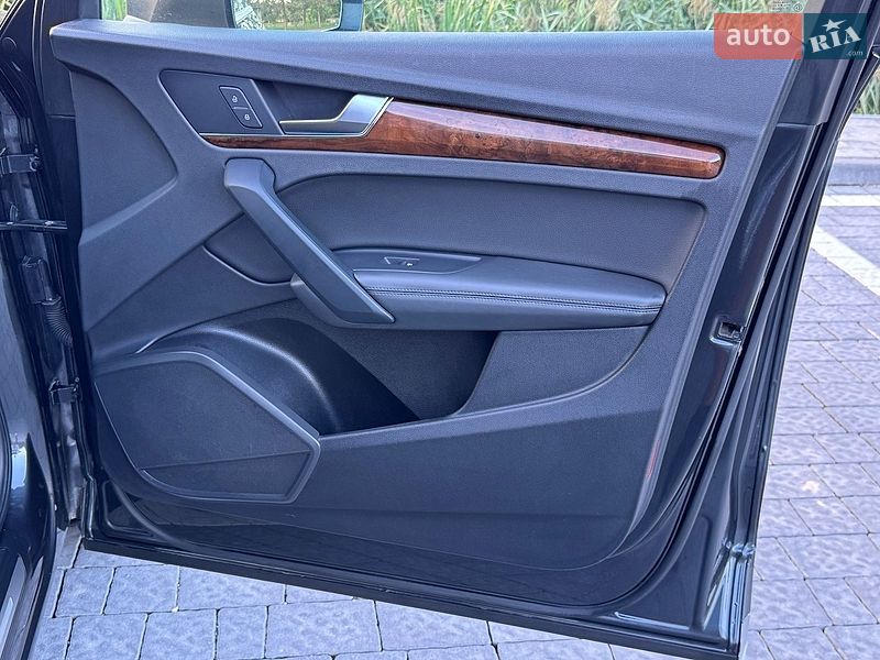 Позашляховик / Кросовер Audi Q5 2018 в Львові