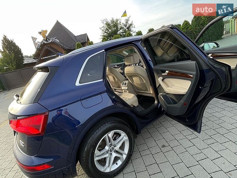 Позашляховик / Кросовер Audi Q5 2018 в Стрию