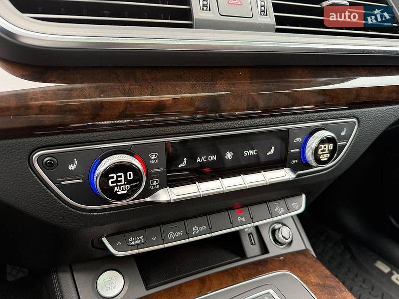 Внедорожник / Кроссовер Audi Q5 2020 в Киеве