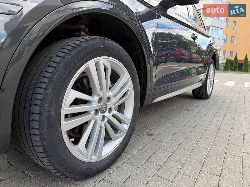 Внедорожник / Кроссовер Audi Q5 2018 в Новояворовске