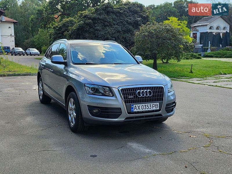 Внедорожник / Кроссовер Audi Q5 2010 в Киеве