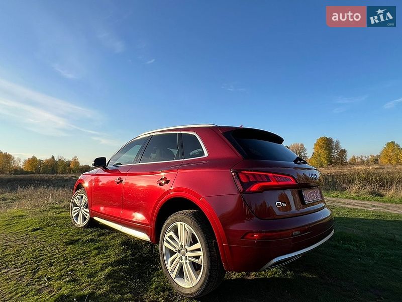 Внедорожник / Кроссовер Audi Q5 2018 в Киеве