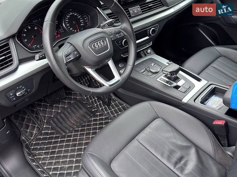 Внедорожник / Кроссовер Audi Q5 2020 в Коростене