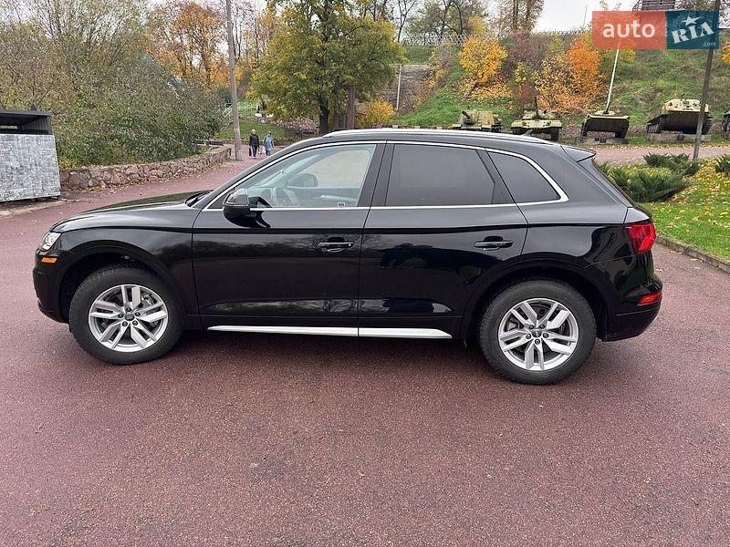 Внедорожник / Кроссовер Audi Q5 2020 в Коростене