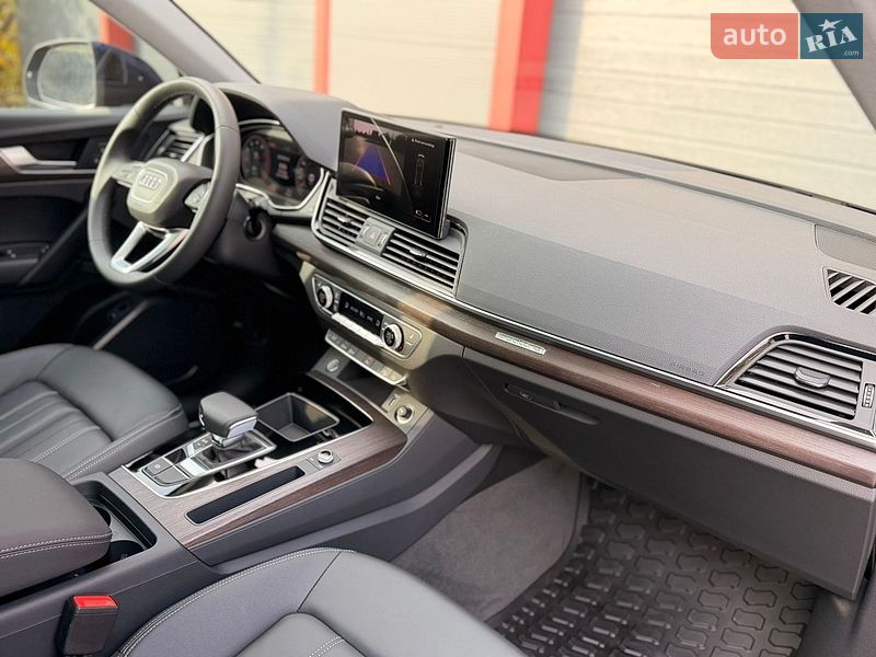Внедорожник / Кроссовер Audi Q5 2025 в Барышевке