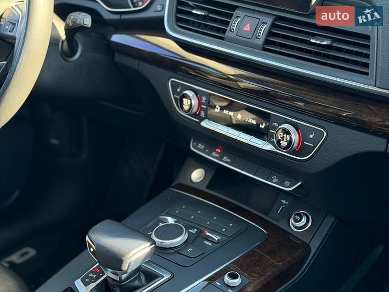 Позашляховик / Кросовер Audi Q5 2019 в Івано-Франківську