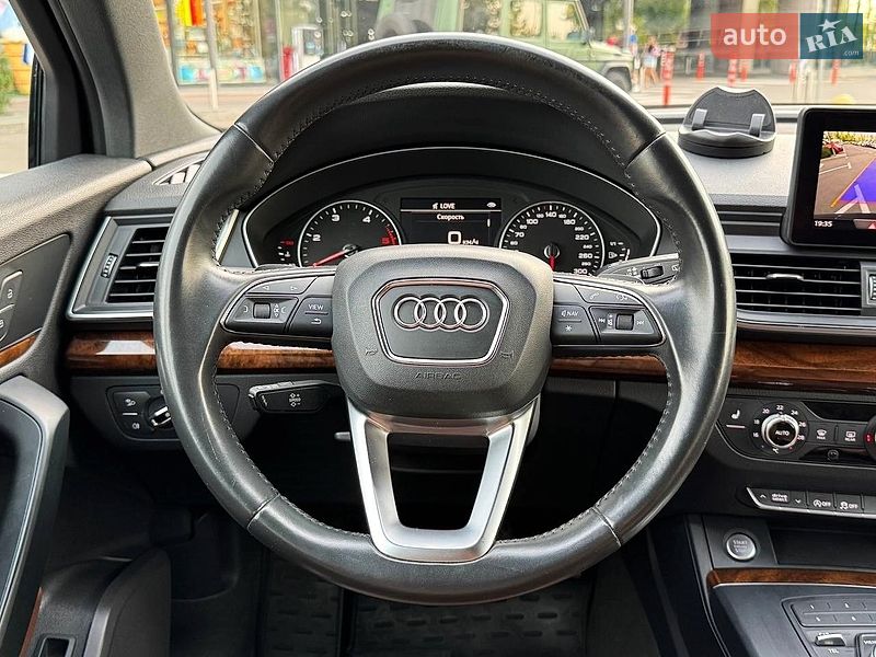 Позашляховик / Кросовер Audi Q5 2017 в Києві